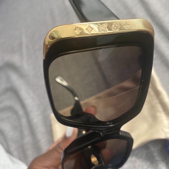 LV MOON SQUARE SUNGLASSES Louis Vuitton - Picture 1 of 7